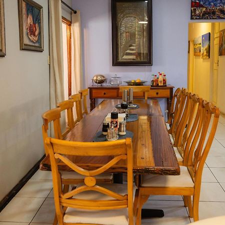 Sleepers Villa Guesthouse Polokwane Ngoại thất bức ảnh