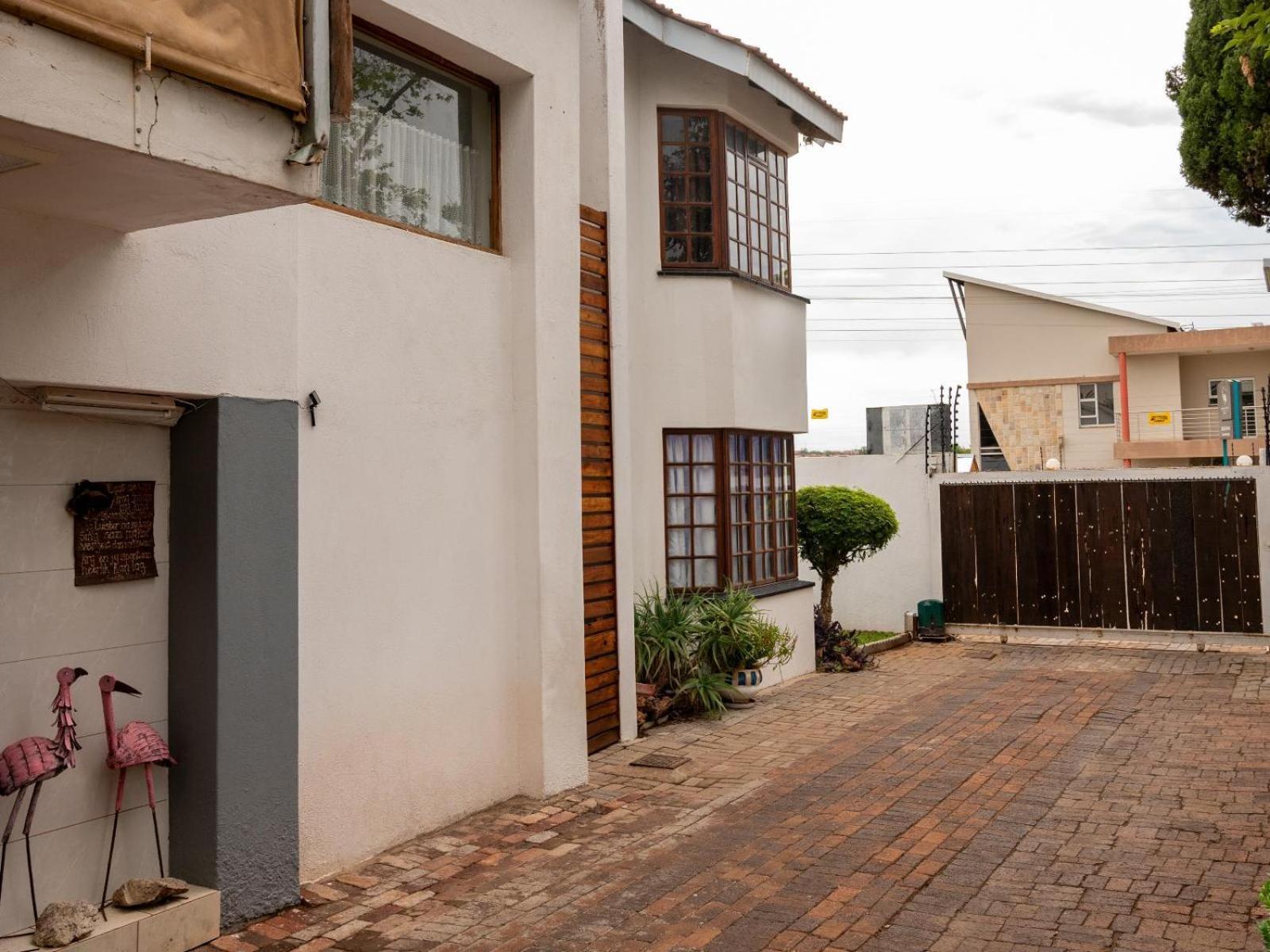 Sleepers Villa Guesthouse Polokwane Ngoại thất bức ảnh